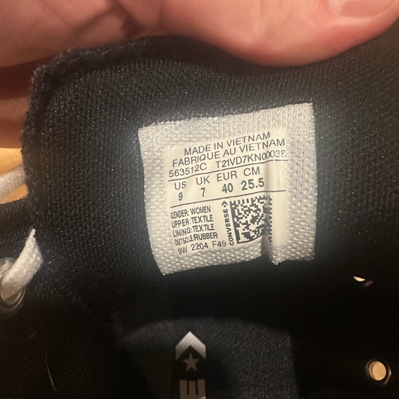 Converse - Picture 3 of 4